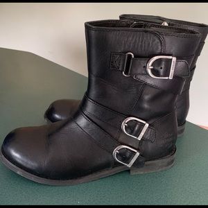 Woman’s Harley boots